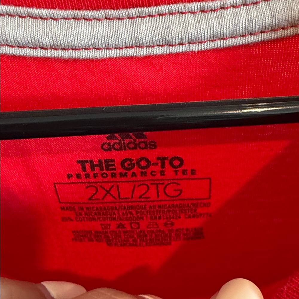 🌿 Adidas Red Performance Tee - Picture 2 of 4